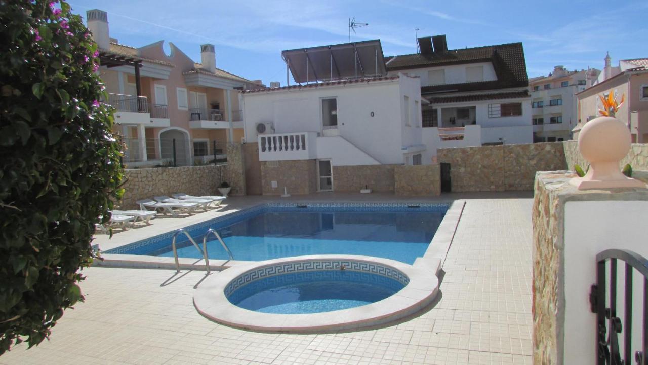 Ferienwohnung Apartamento - 2 A 4 Pessoas- Piscina Olhos de Agua  Exterior foto