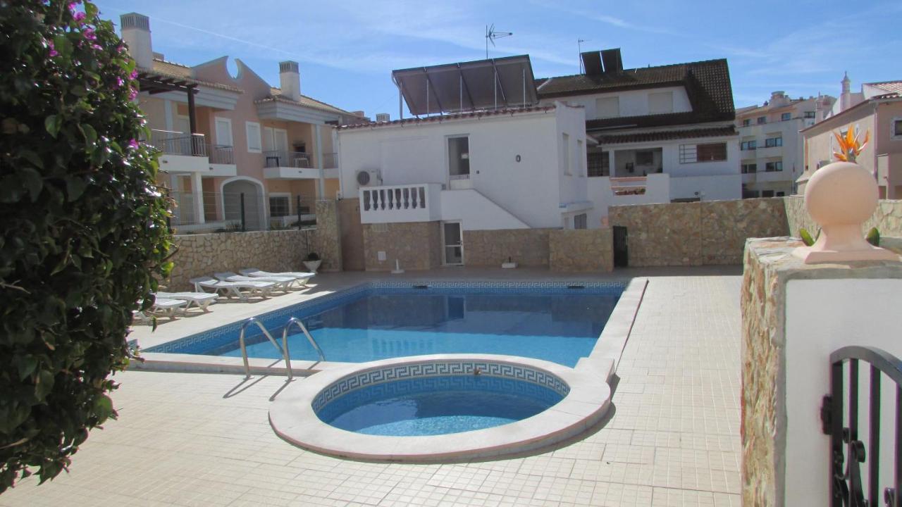 Apartamento - 2 A 4 Pessoas- Piscina Olhos de Agua  Exterior foto